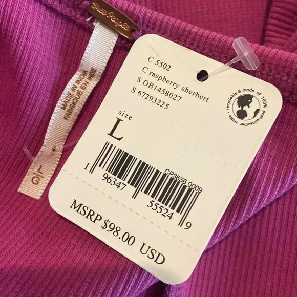 Free People Have My Heart Cami  🙌🏻✨⏰💭🤝⌛️ Eyelet Detail & sweet button detail - Picture 13 of 15